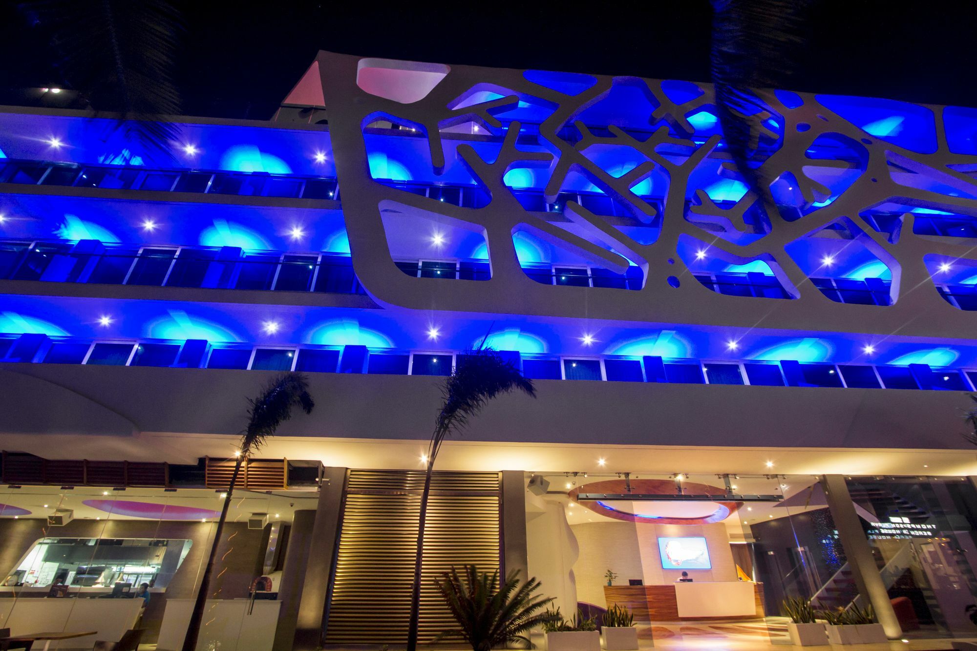 We Uniq Hotel El Carmen Adults Only Playa del Carmen Exterior foto